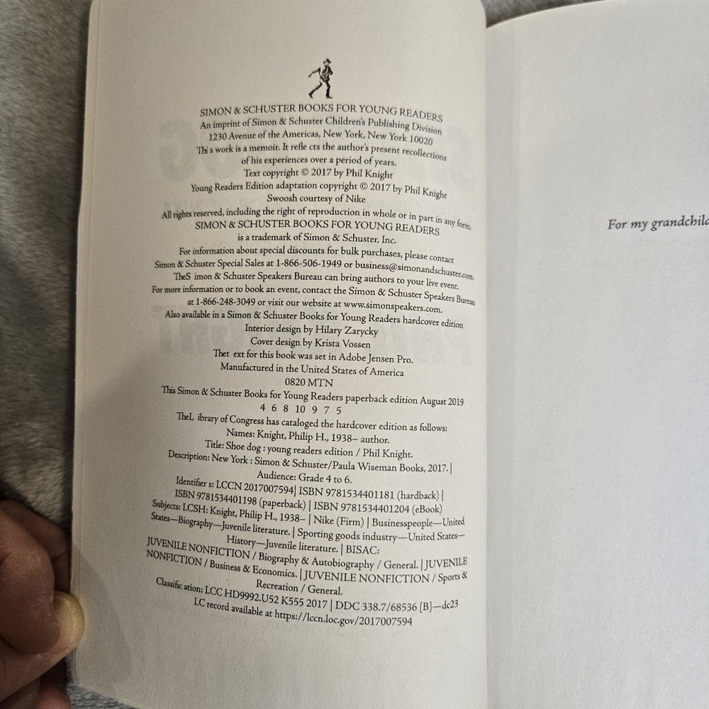 Shoe Dog: A Memoir by the Creator of Nike -- Phil Knight - Picture 12 of 12